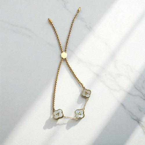 (*Summer Sale*) Pearl Clover Custom Name Bracelet