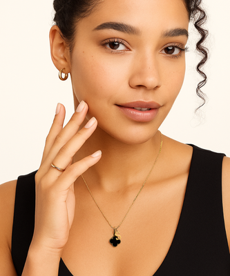 (*Autumn Sale*) Black Onyx Clover Pendant Necklace