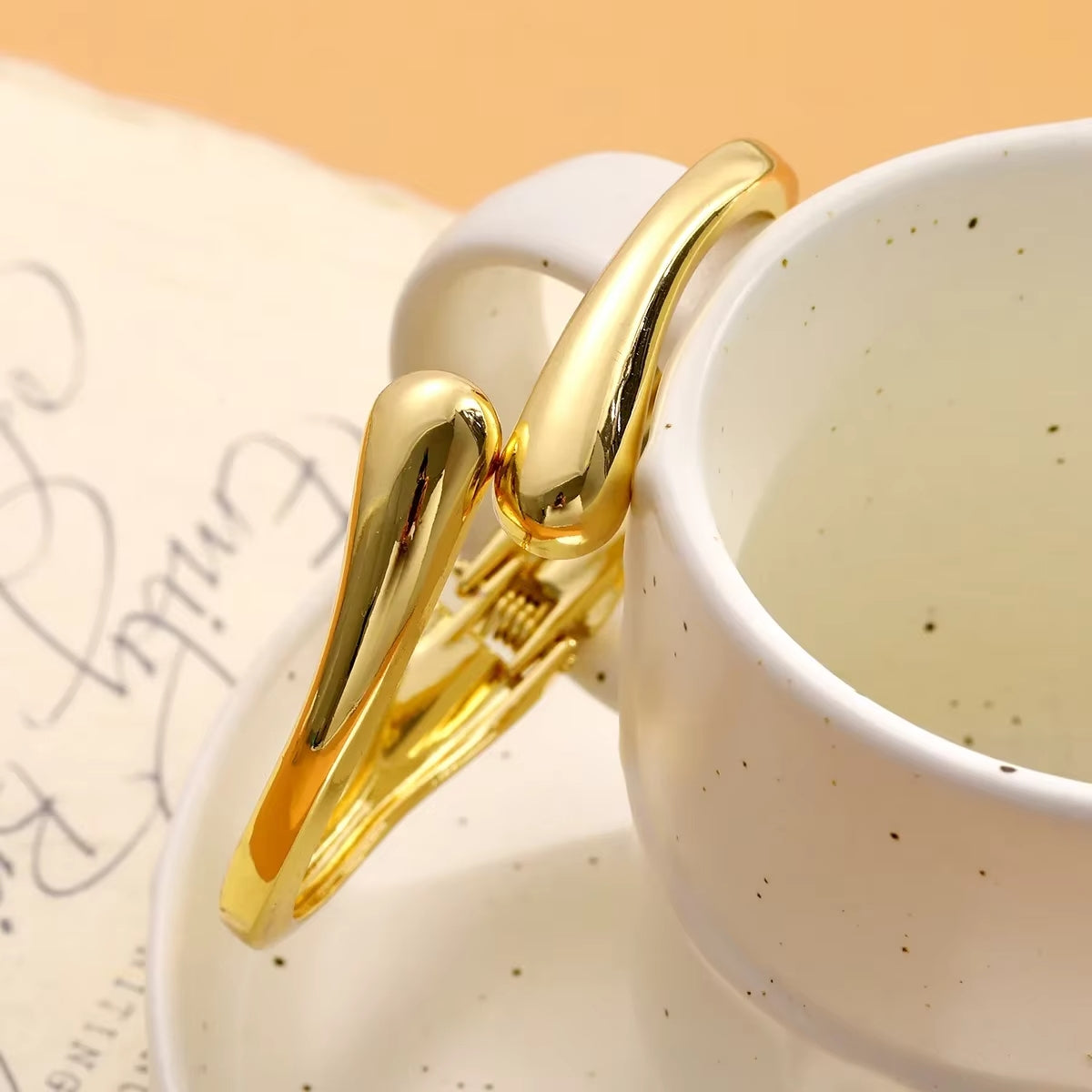 Amelia Waterdrop Bangle