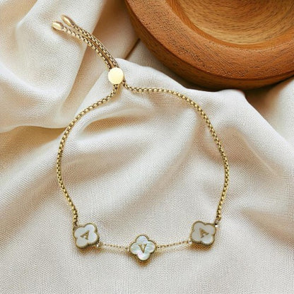 (*Summer Sale*) Pearl Clover Custom Name Bracelet