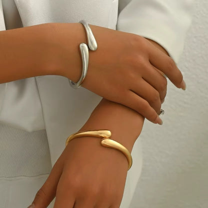 Amelia Waterdrop Bangle