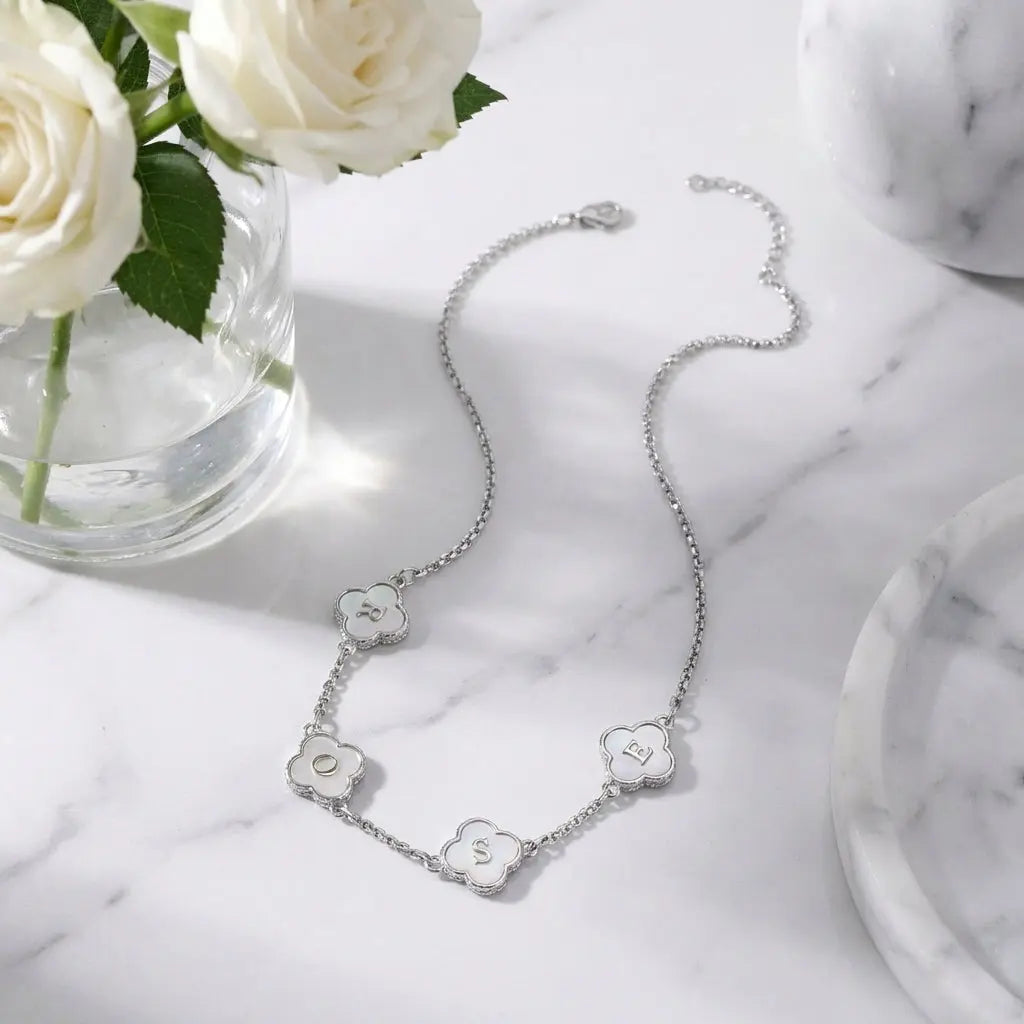 (*Spring Sale*) Pearl Clover Custom Name Necklace 