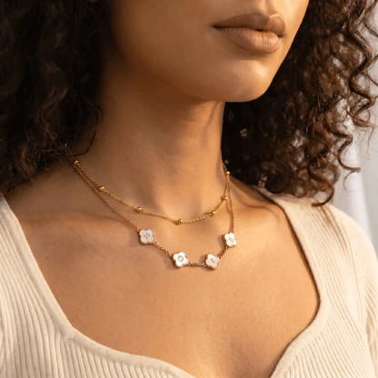 (*Spring Sale*) Pearl Clover Custom Name Necklace 