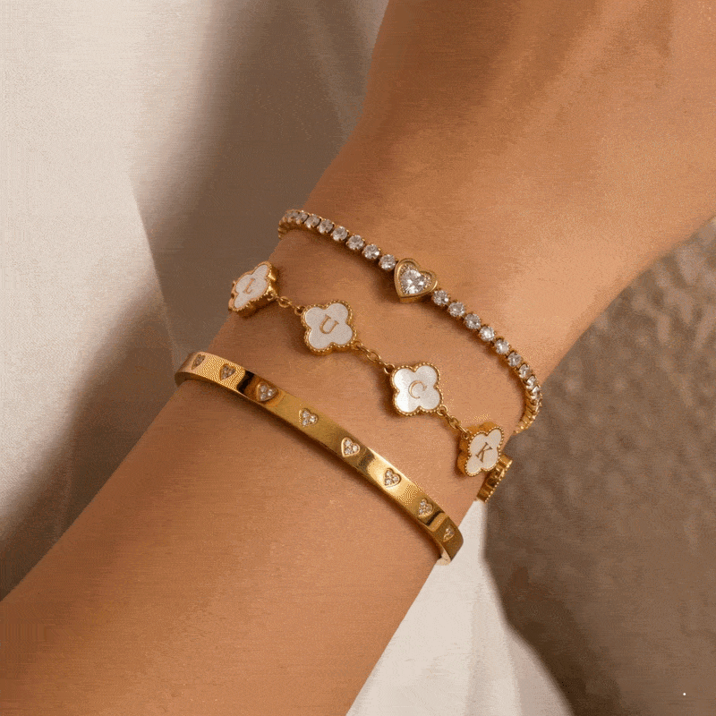 (*Spring Sale*) Pearl Clover Custom Name Bracelet 